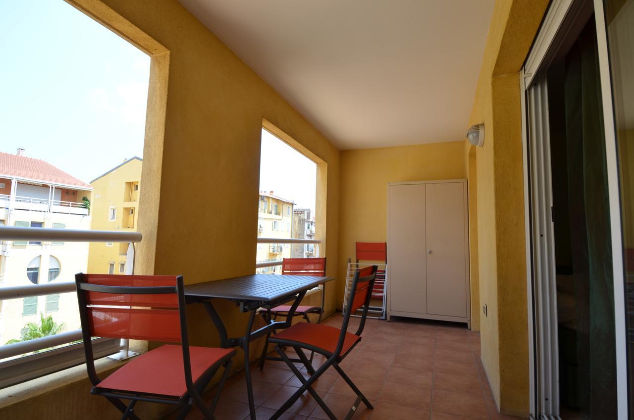 Appartement 3 Personnes Avec Coin Nuit Avec Terrasse Et Parking Quartier Du Port De Nice Nizza Kültér fotó