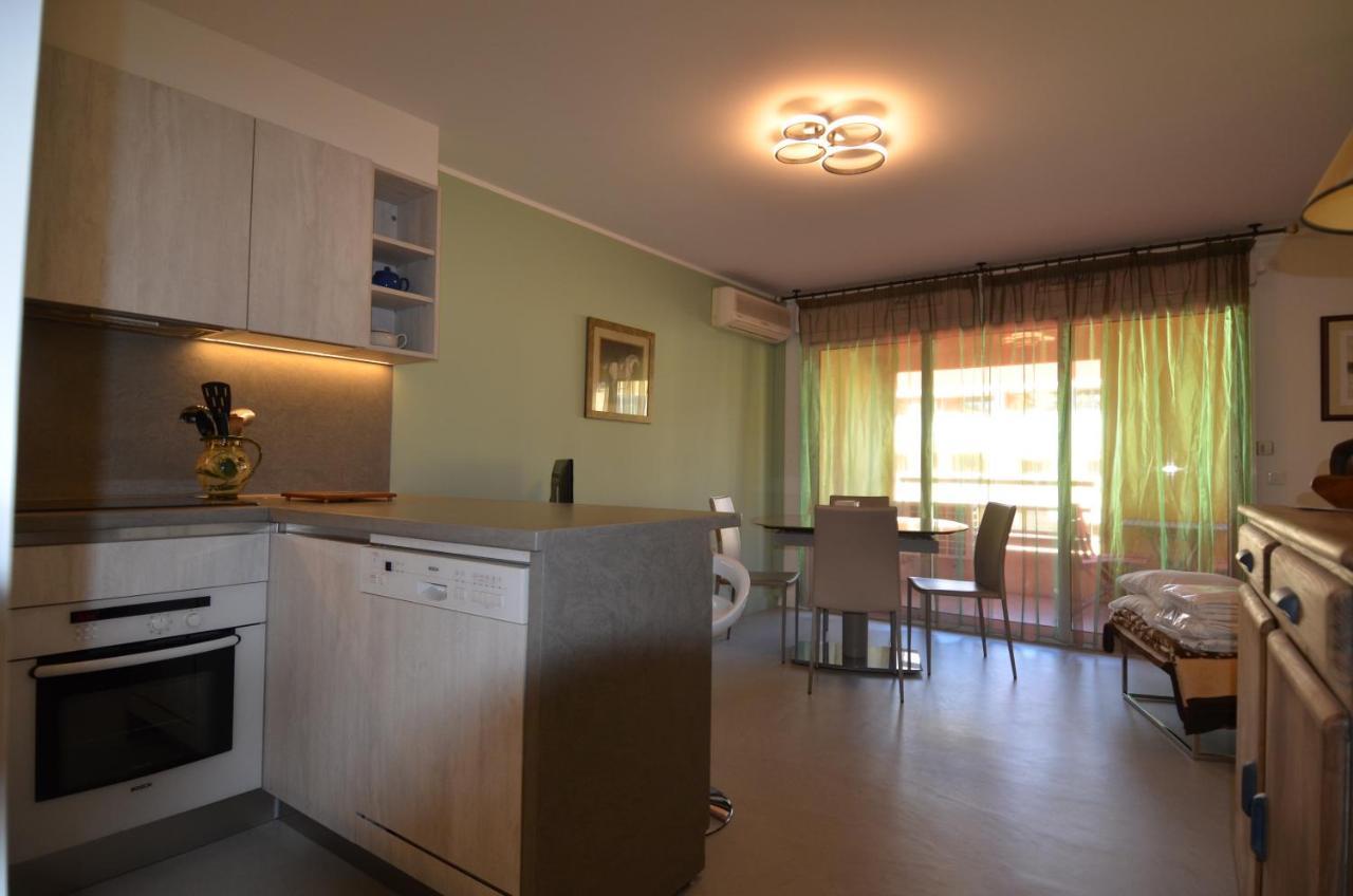 Appartement 3 Personnes Avec Coin Nuit Avec Terrasse Et Parking Quartier Du Port De Nice Nizza Kültér fotó